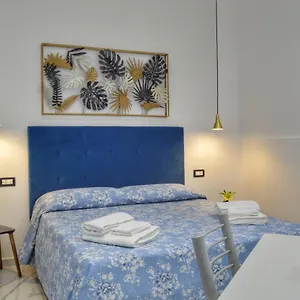 Addu Donn'anna Ai Spagnoli. Appartamento Napoli